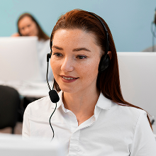 Mulher trabalhando em call center